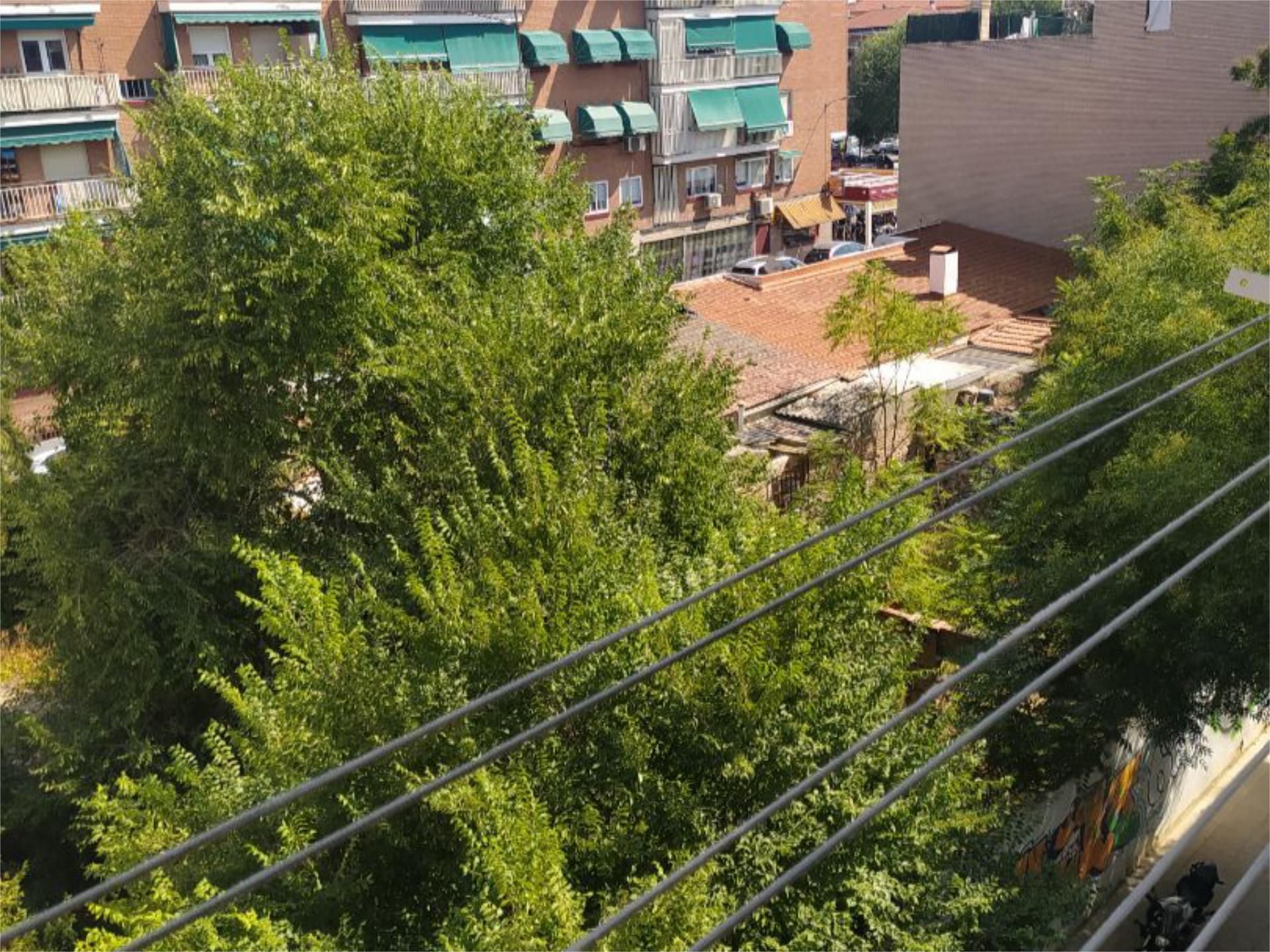 Vista exterior de Pis en venda en San Sebastián de los Reyes amb Aire condicionat i Terrassa
