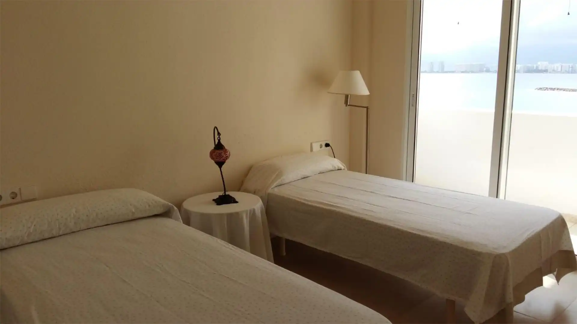 Casa o chalet en venta en Calle Port Bahía, 3, El Faro Habitación de Casa o chalet en venta en Cullera con Aire acondicionado, Terraza y Piscina