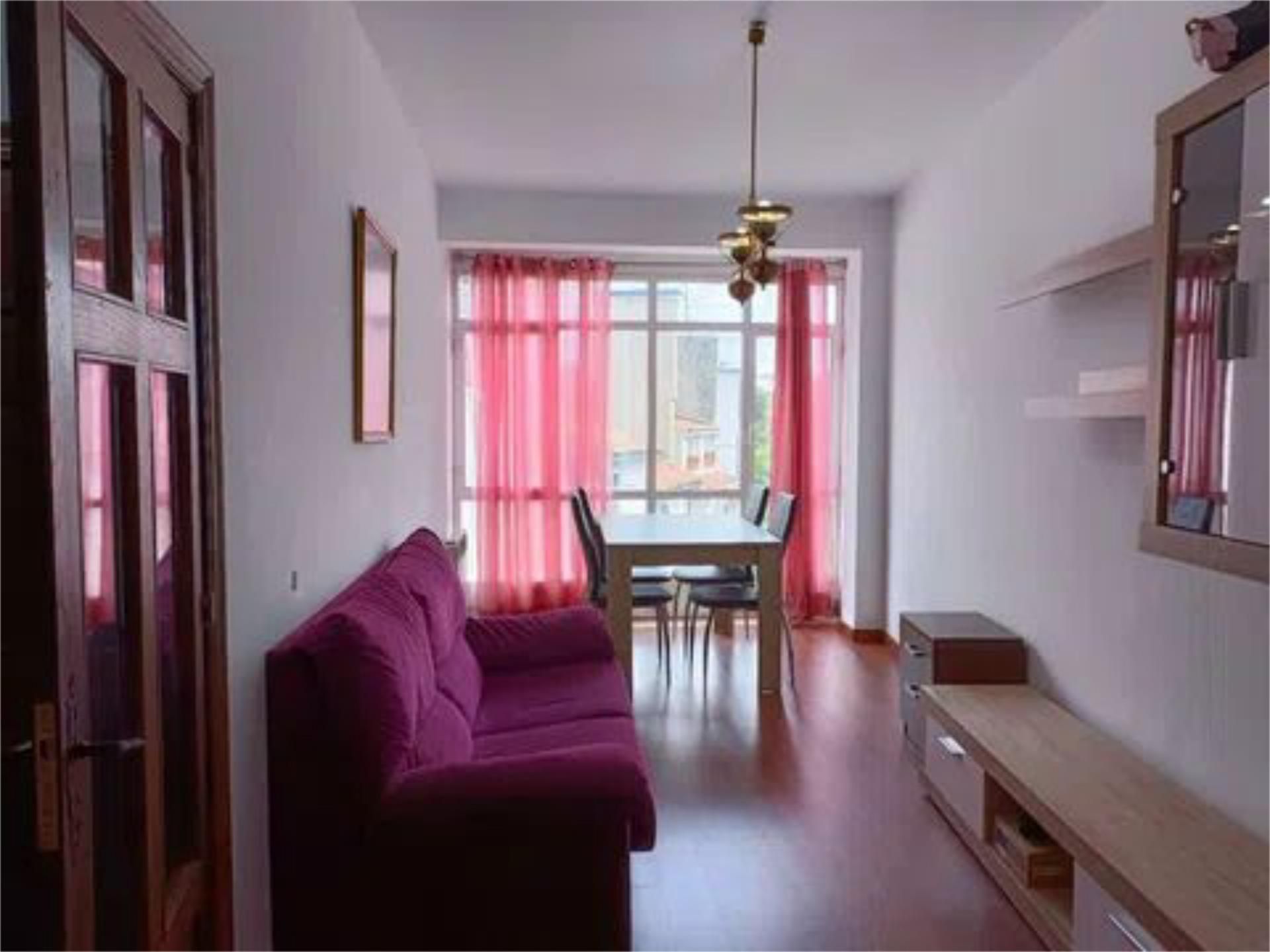 Sala d'estar de Pis de lloguer en Santiago de Compostela  amb Calefacció i Moblat