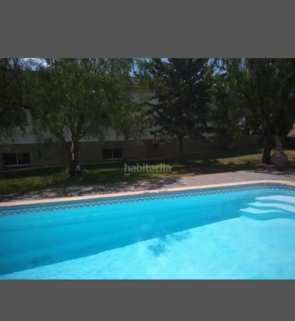 Piscina de Casa o chalet en venta en Torremejía con Aire acondicionado, Jardín privado y Trastero