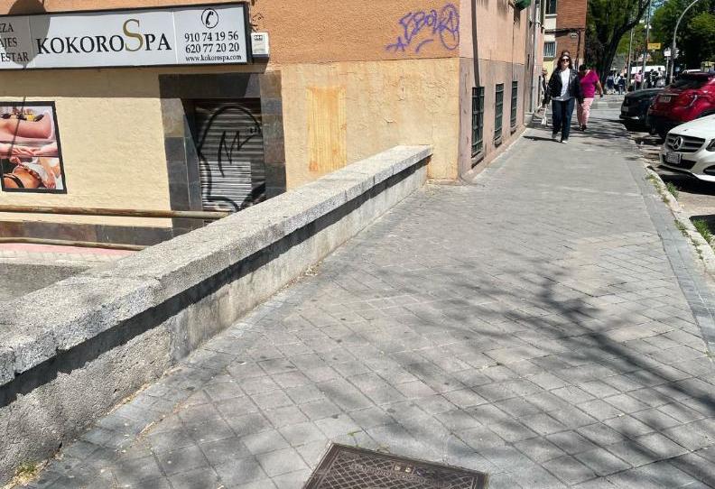 Photo 1 of Premises for sale in Calle de Portalegre, 106, Abrantes, Madrid