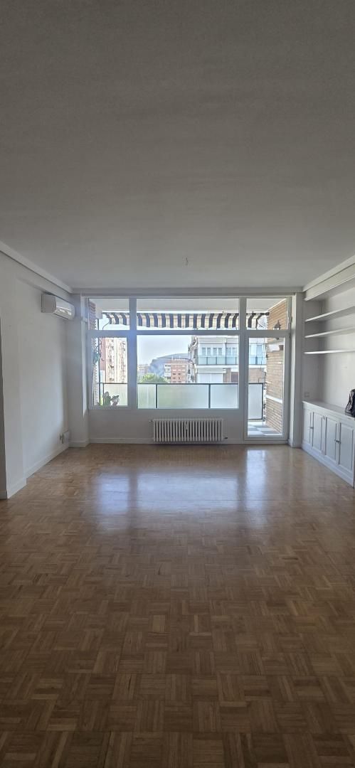 Flat for sale in Nueva España Bedroom of Flat for sale in  Madrid Capital  with Air Conditioner, Heating and Parquet flooring