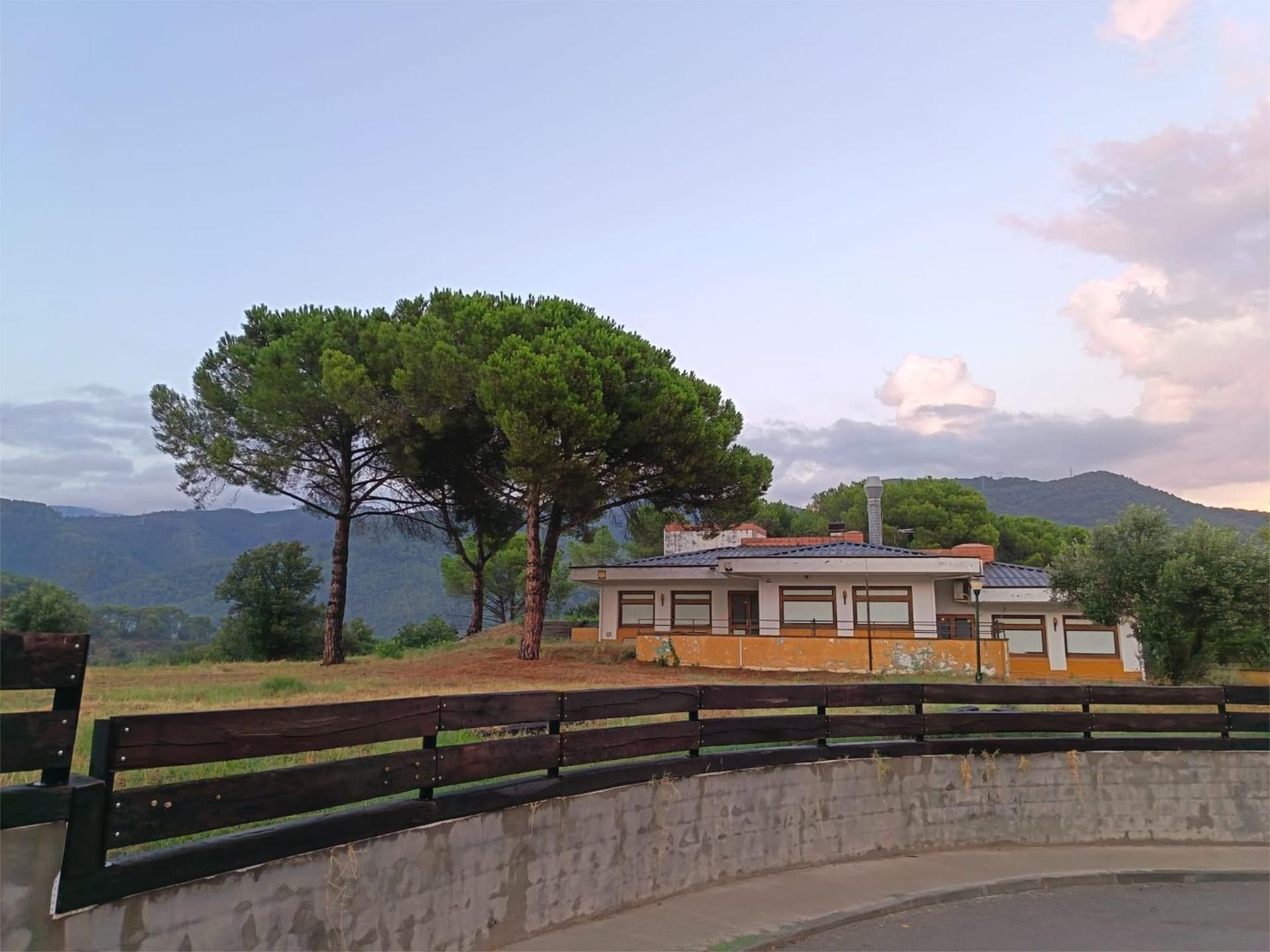Vista exterior de Casa o xalet en venda en La Garriga amb Jardí privat, Terrassa i Traster