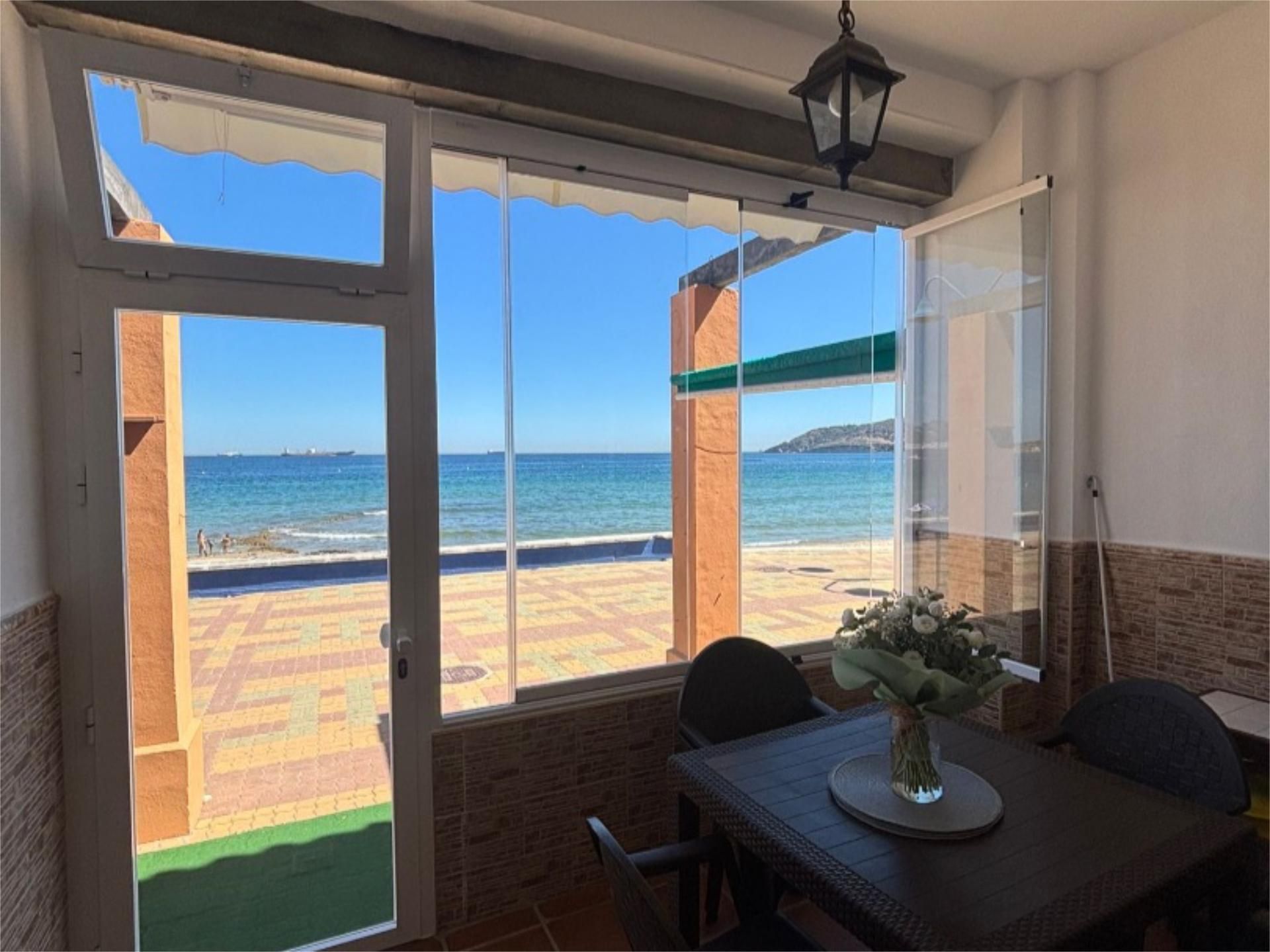 Dormitori de Apartament de lloguer en Algeciras amb Terrassa i Moblat
