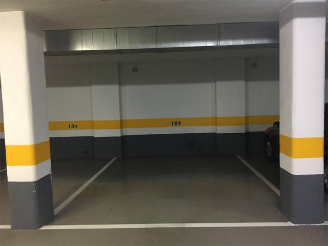 Garaje en Alquiler en Rúa das Trece Rosas, 4 en Conxo