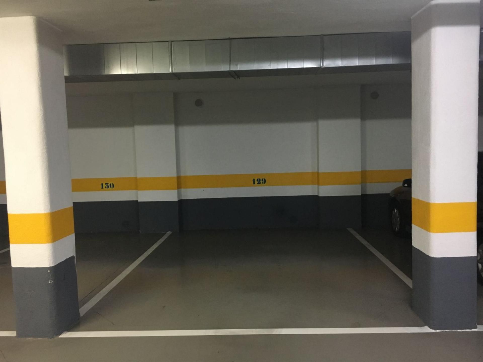 Parking of Garage to rent in Santiago de Compostela 