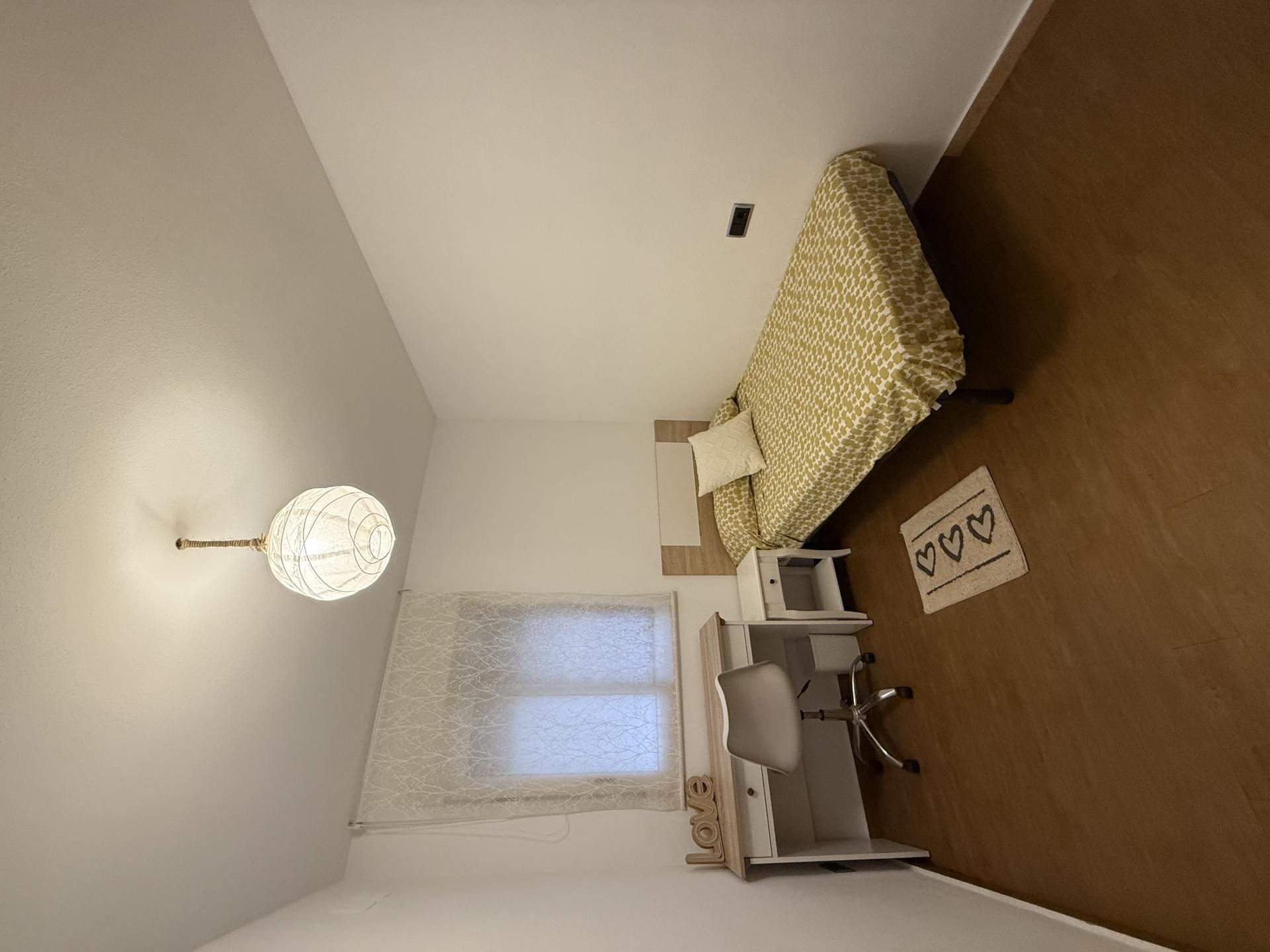 Flat to share in Carrer Alicante, 76, Centro