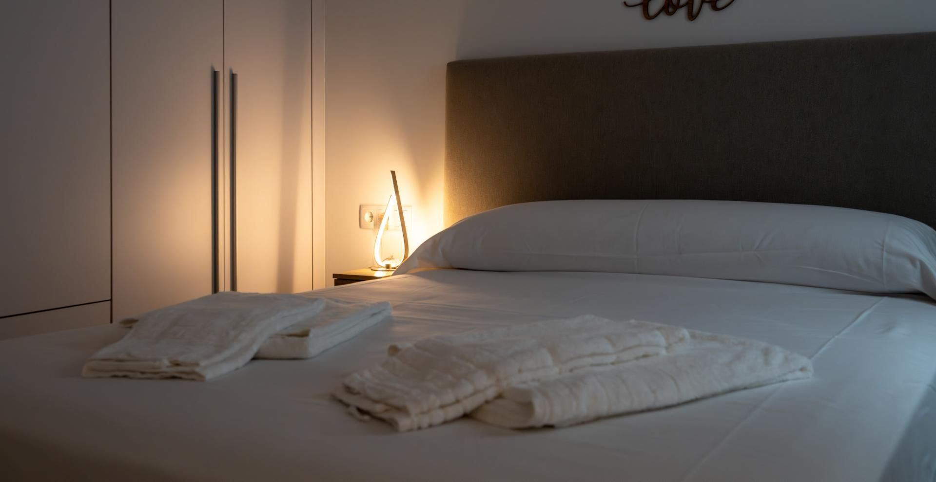 Bedroom of Flat to rent in Sanxenxo  with Air Conditioner, Heating and Parquet flooring