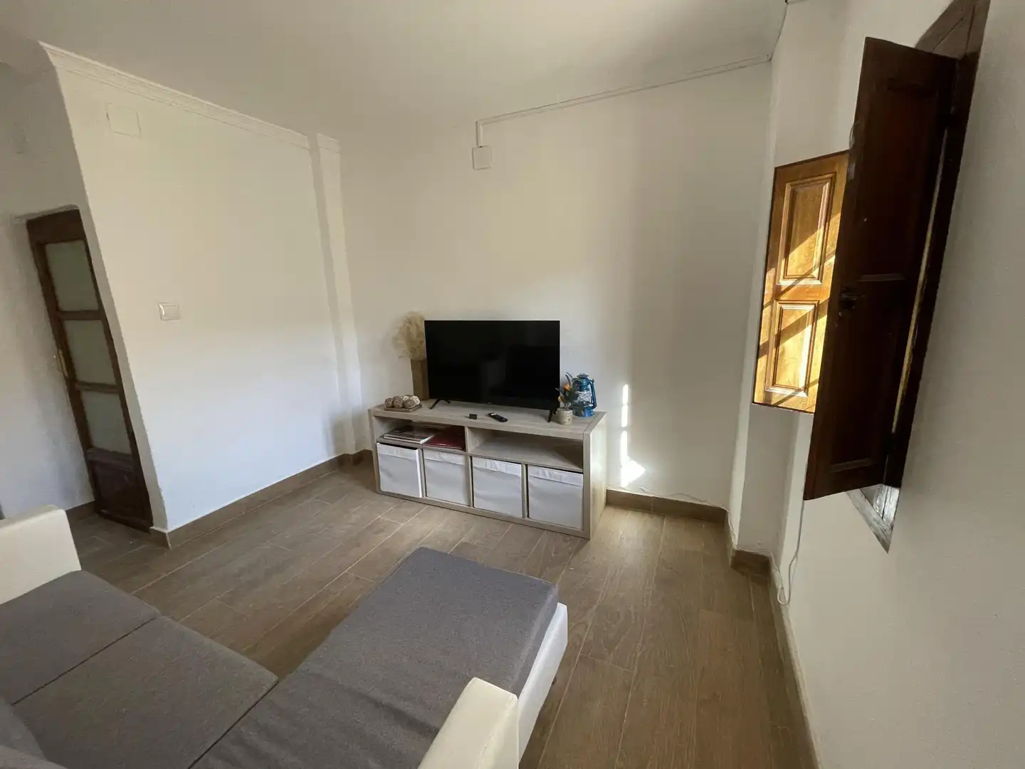 Wohnzimmer von Einfamilien-Reihenhaus zur Miete in Chelva mit Heizung, Parkett und Terrasse