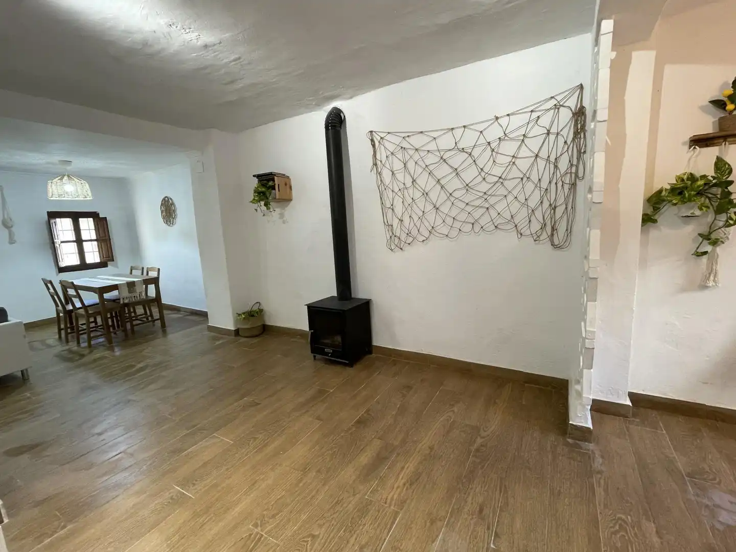 Einfamilien-Reihenhaus zur Miete in Chelva mit Heizung, Parkett und Terrasse