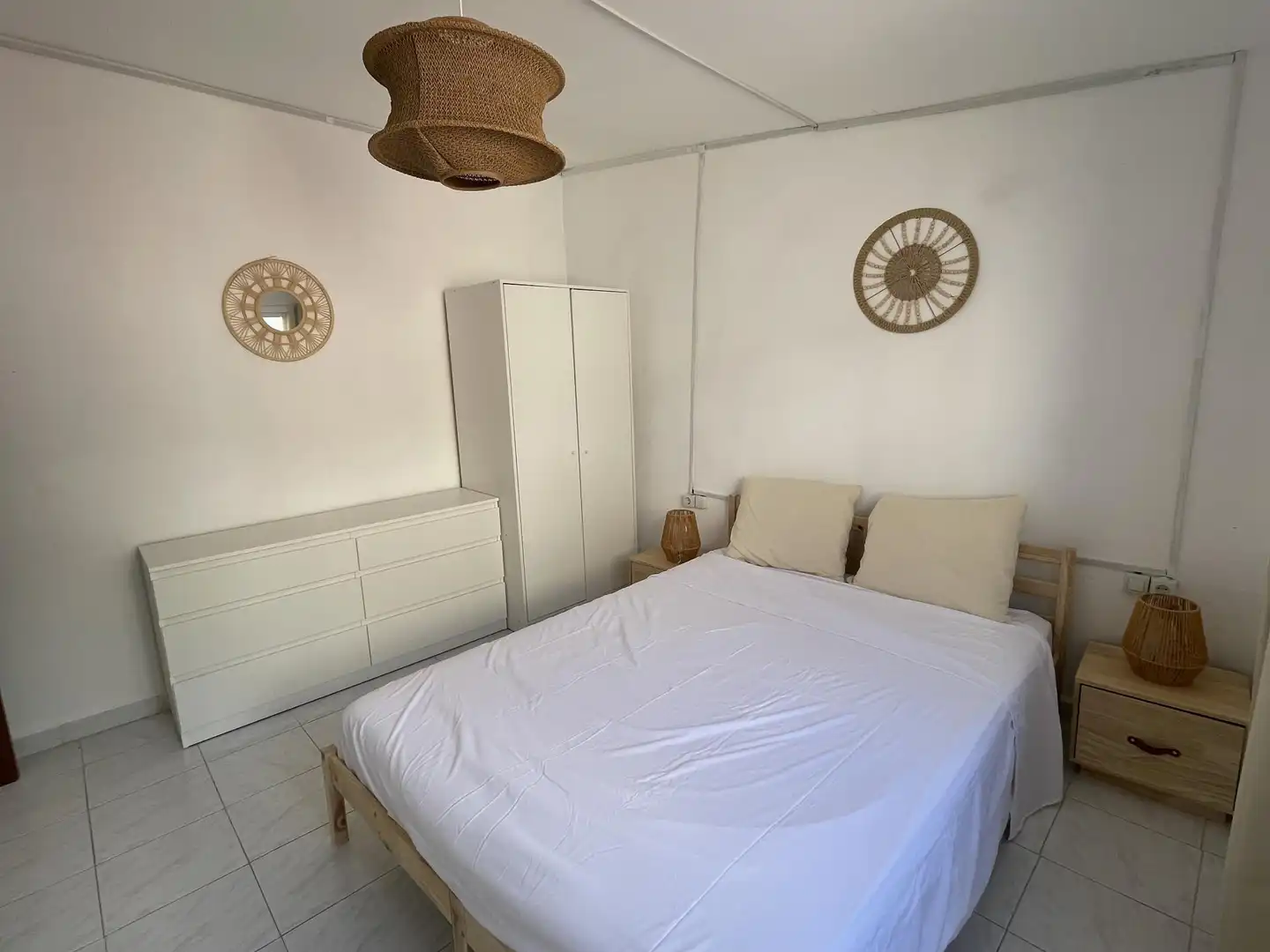 Schlafzimmer von Einfamilien-Reihenhaus zur Miete in Chelva mit Heizung, Parkett und Terrasse