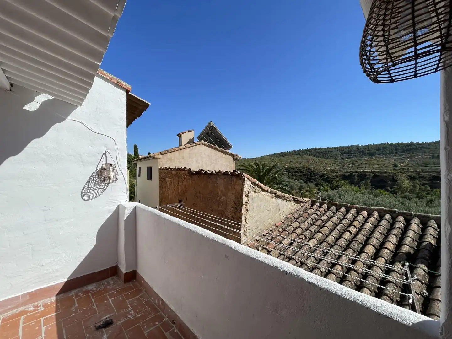 Außenansicht von Einfamilien-Reihenhaus zur Miete in Chelva mit Heizung, Parkett und Terrasse