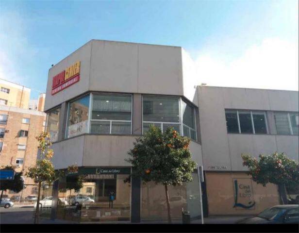 Garaje en Alquiler en El Plantinar – Avda. La Paz - El Juncal