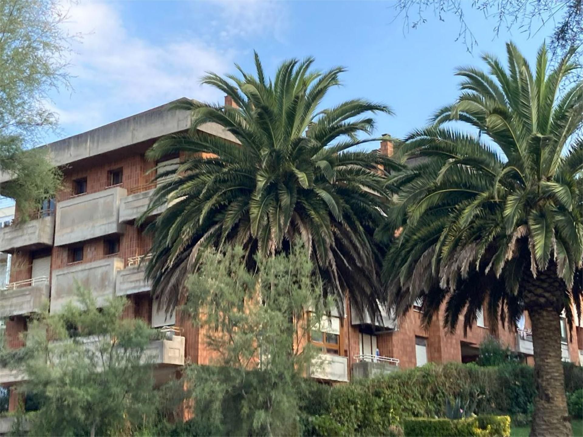 Vista exterior de Pis en venda en Santander amb Calefacció, Jardí privat i Parquet