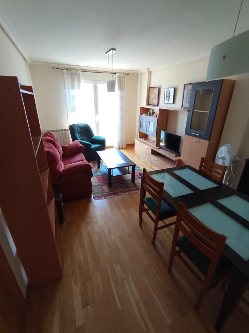 Living room of Flat to rent in Zamora Capital   with Heating, Parquet flooring and Furnished