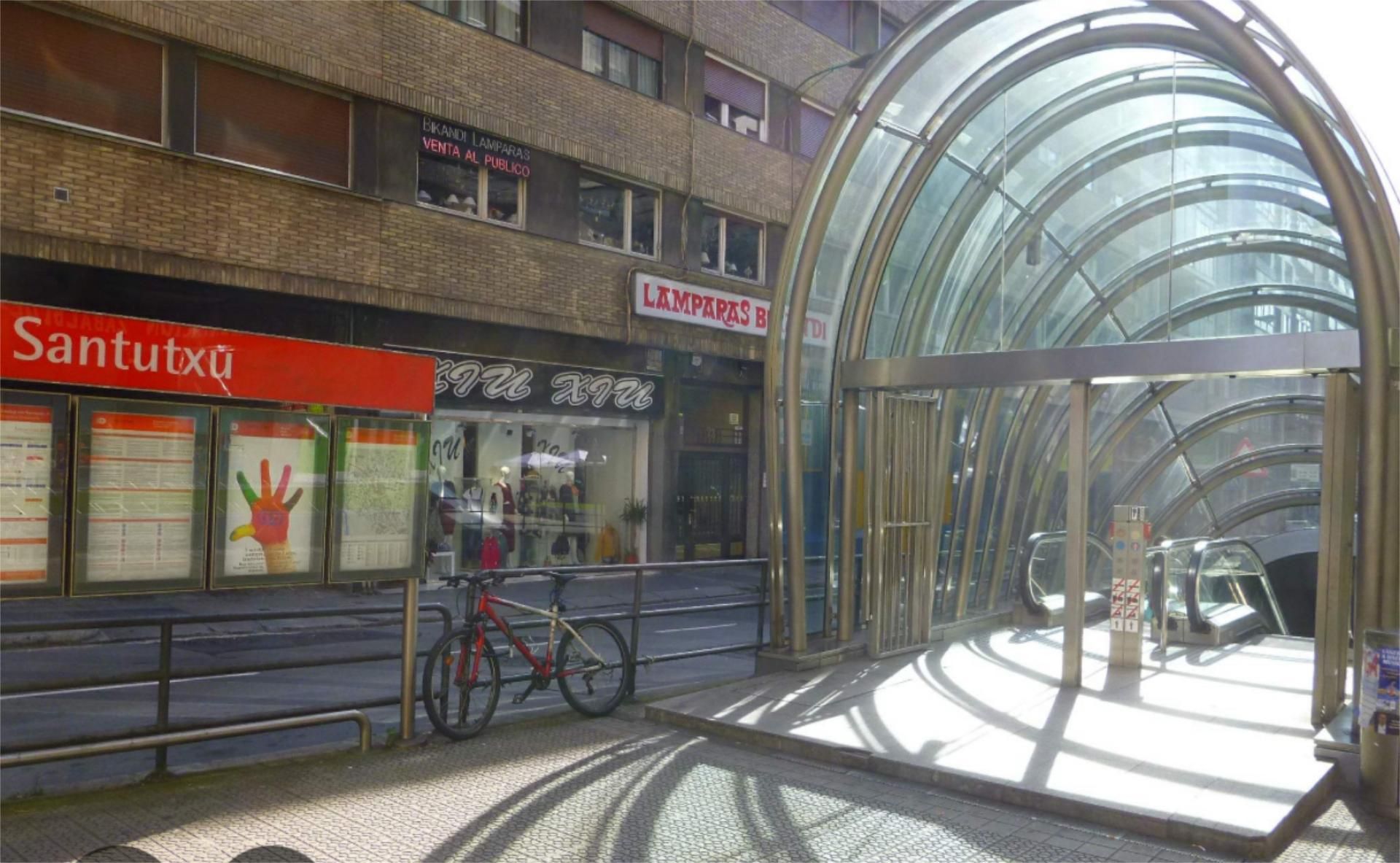 Apartamento de alquiler en Bilbao  con Parquet y Amueblado