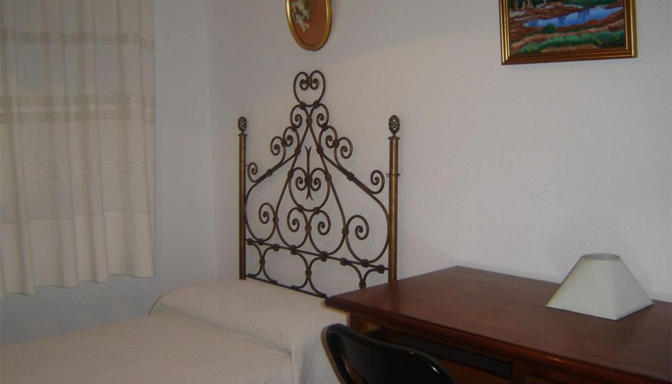 Habitación en Calle Pintor Mariano Belmonte, 6, Huerta de la Reina - Trassierra, Córdoba Capital - imagen 1 Foto 1 de Habitación en Calle Pintor Mariano Belmonte, 6, Huerta de la Reina - Trassierra, Córdoba Capital