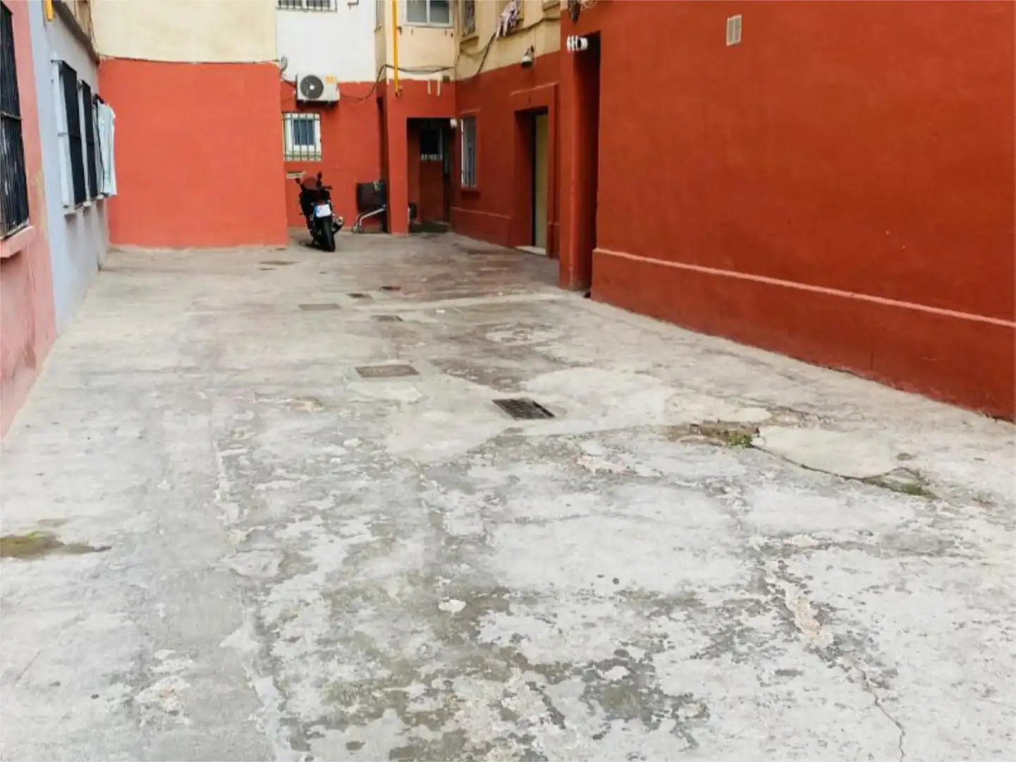 Pis en venda a Avinguda del Doctor Peset Aleixandre, 82, Torrefiel Vista exterior de Pis en venda en Valencia amb Moblat