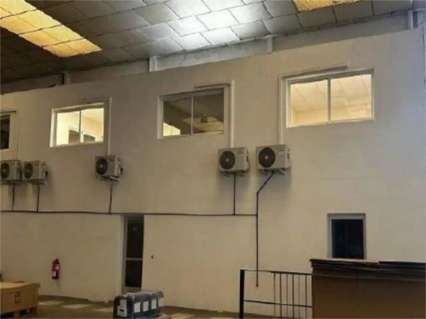 Außenansicht von Fabrikhallen zur Miete in Beniparrell mit Klimaanlage, Heizung und Möbliert