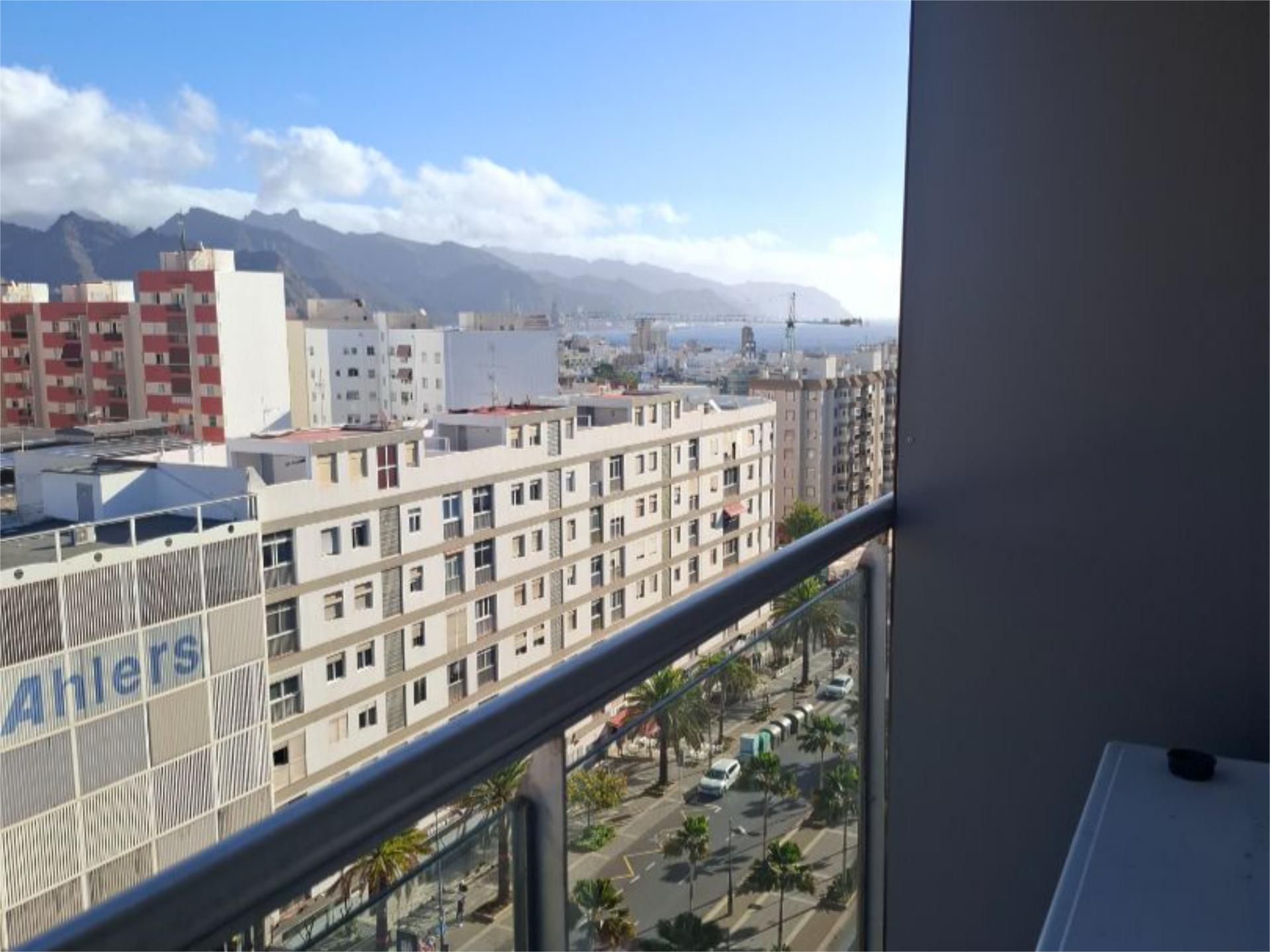Vista exterior de Pis de lloguer en  Santa Cruz de Tenerife Capital amb Aire condicionat, Balcó i Videoporter