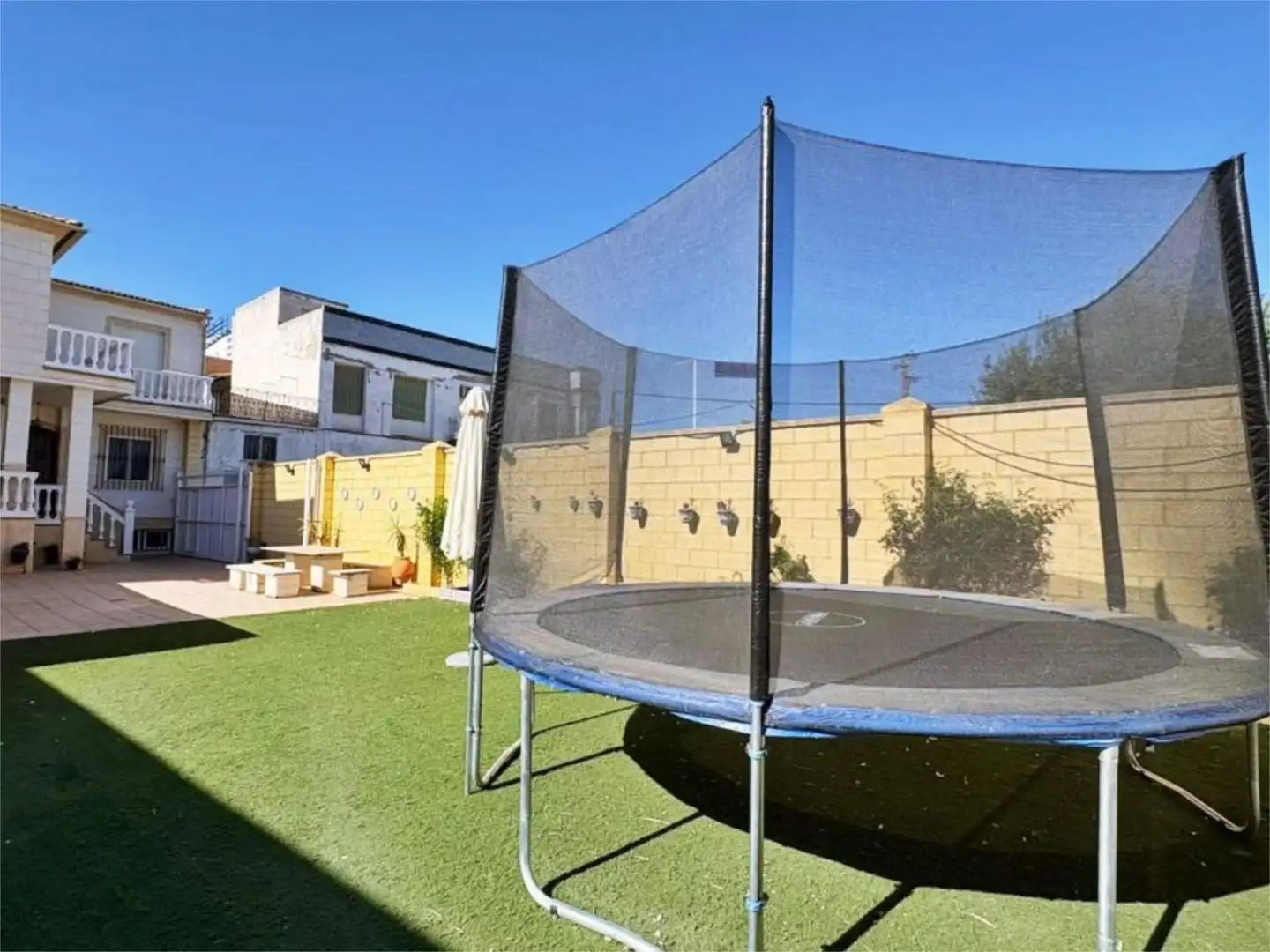 Houses for sale in Desconocido, 58, La Roda de Andalucía Garden of Houses for sale in La Roda de Andalucía with Air Conditioner, Heating and Private garden