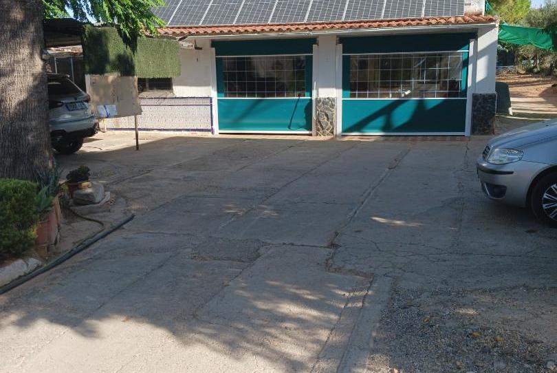 Foto 1 de Finca rústica en venta en Calle Residencia H.h.cruz Blanca, 16, Entrenúcleos, Sevilla