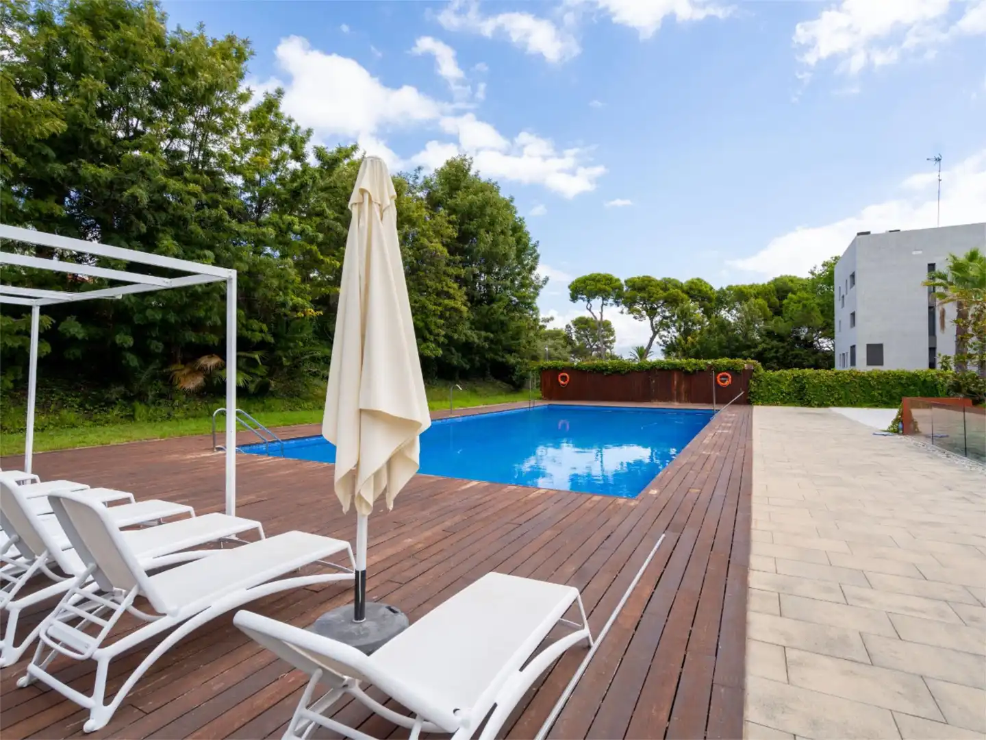 Piscina de Pis en venda en Tarragona amb Aire condicionat, Calefacció i Jardí privat