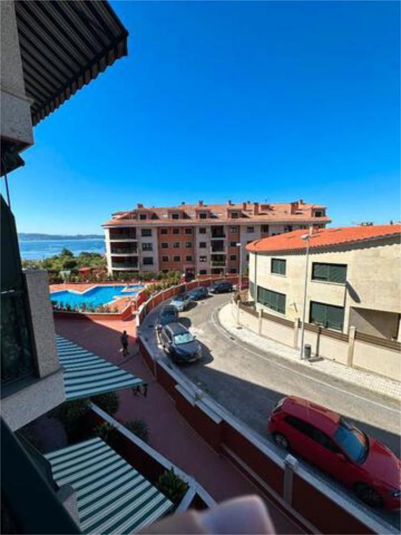 Vista exterior de Pis de lloguer en Sanxenxo amb Calefacció, Terrassa i Traster