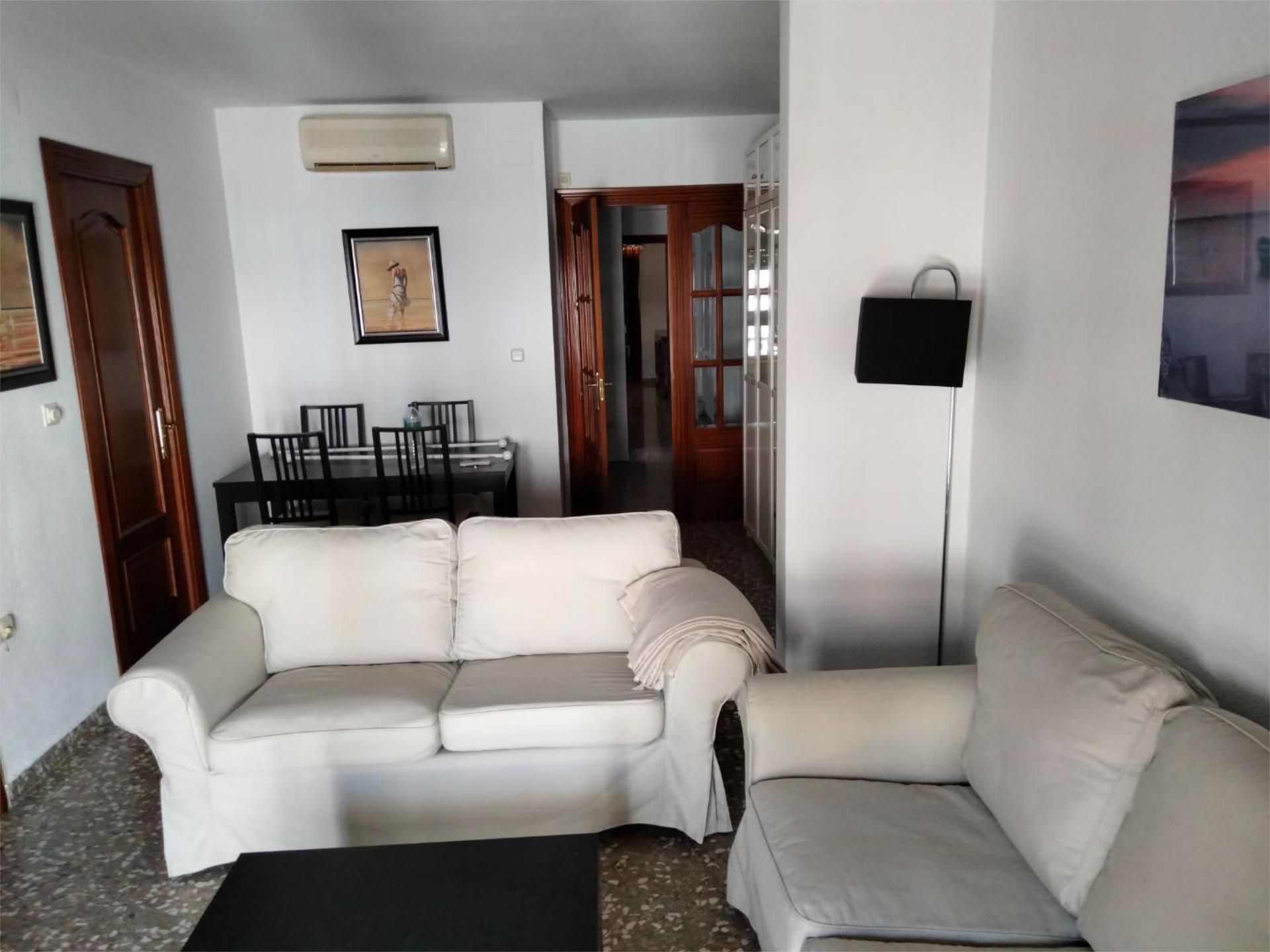 Sala d'estar de Pis per a compartir en Antequera amb Aire condicionat, Calefacció i Moblat