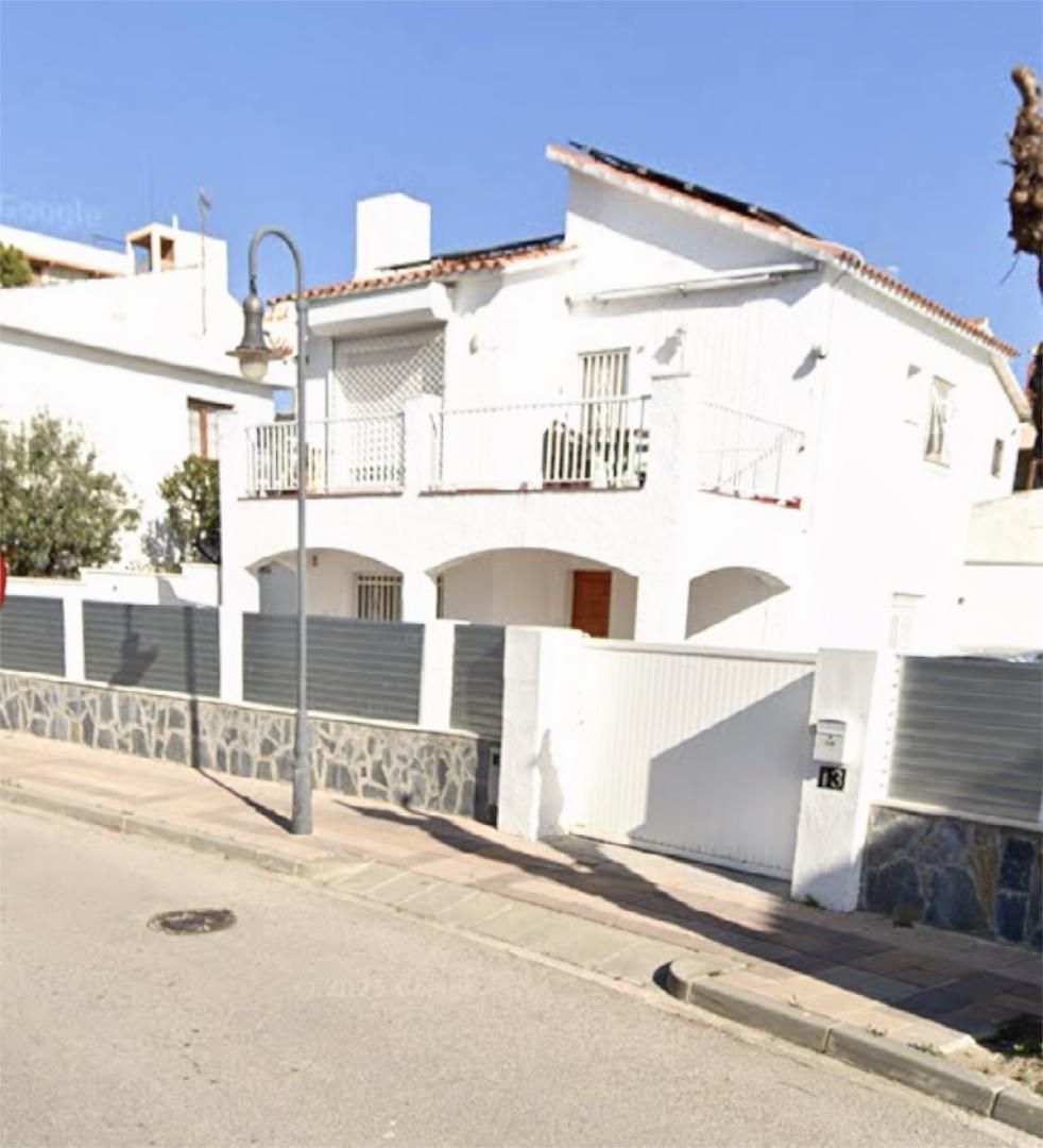 Exterior view of House or chalet for sale in Roda de Berà  with Terrace and Swimming Pool