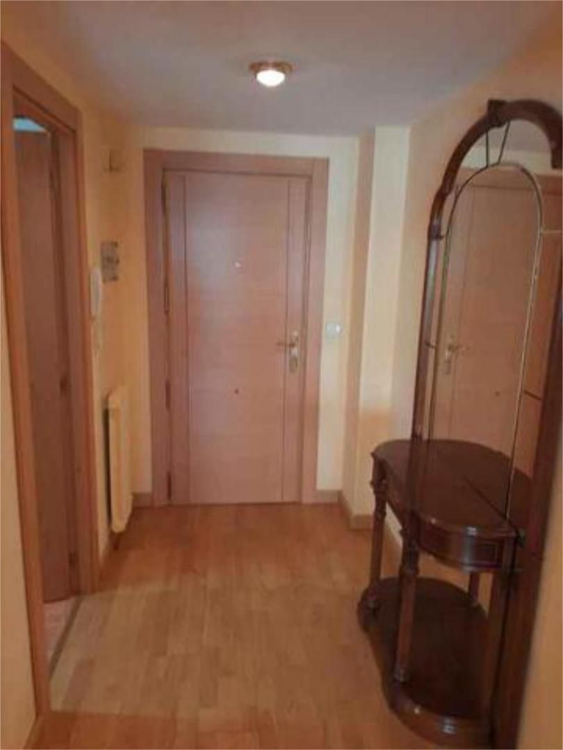 Piso de alquiler en  Zaragoza Capital con Calefacción y Amueblado