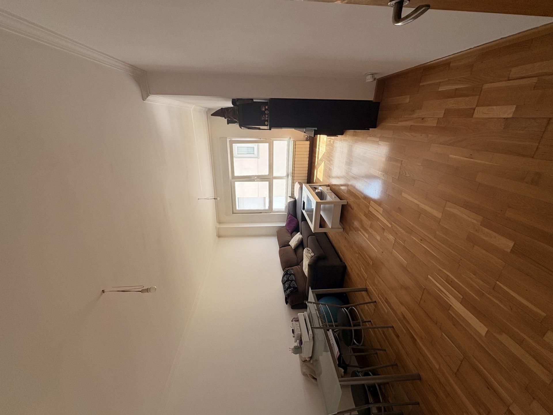 Living room of Flat to share in Lugo Capital  with Heating, Parquet flooring and Storage room