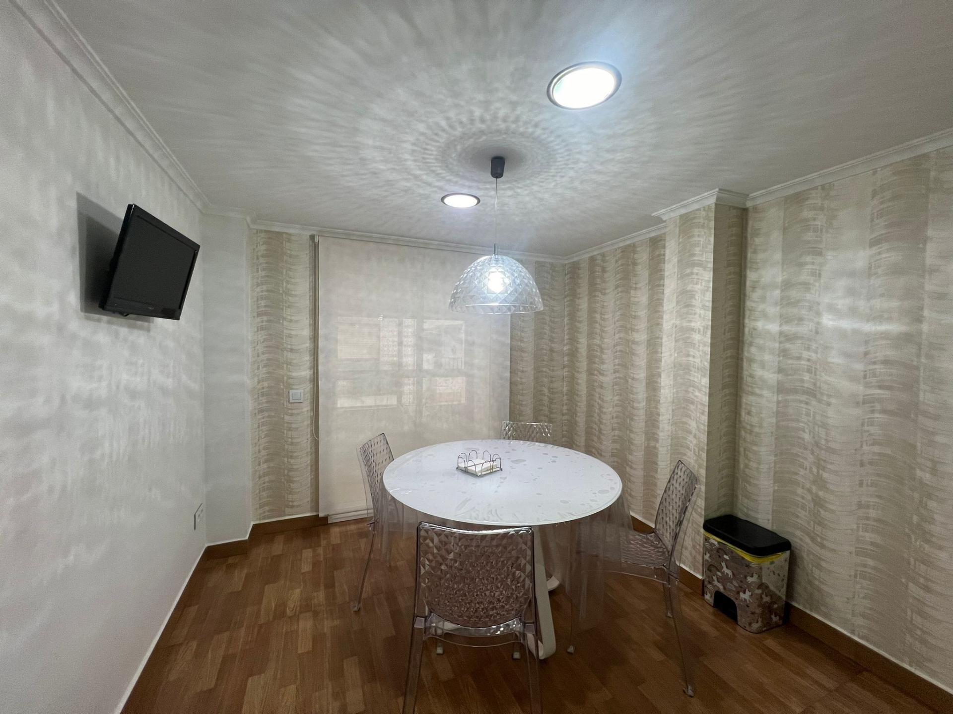 Flat to rent in Carrer de Méndez Núñez, 13, Casc Urbà