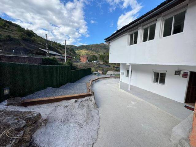 Casa adosada en Venta en Lena