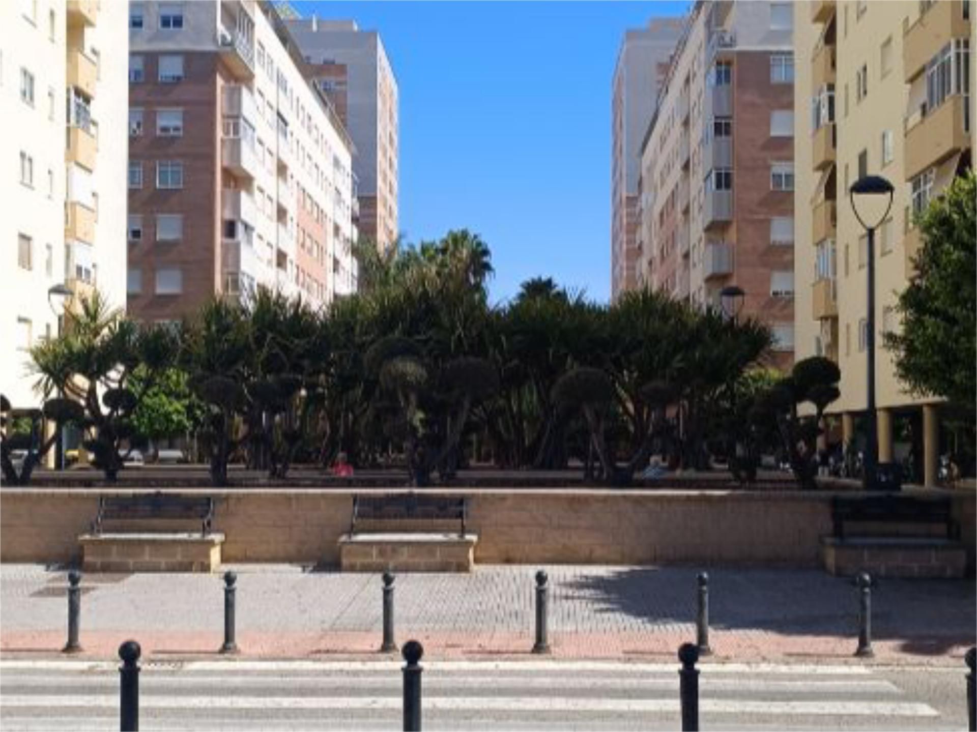 Vista exterior de Pis en venda en  Cádiz Capital amb Aire condicionat
