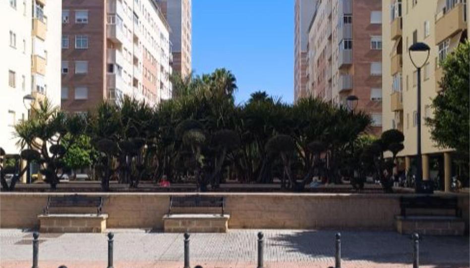 Foto 1 de Piso en venta en Paseo Principe de Asturias, 13, Astilleros - La Paz  - Loreto - El Corte Inglés, Cádiz