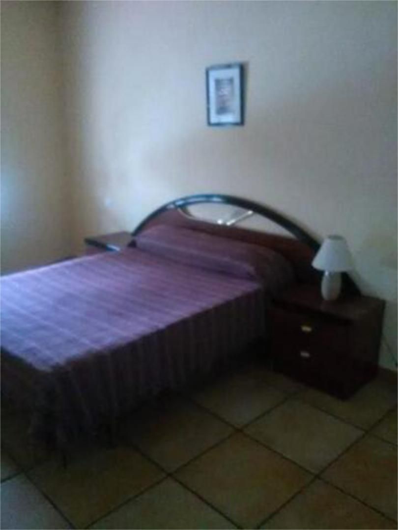 Dormitori de Casa o xalet de lloguer en Segura de León amb Calefacció, Terrassa i Moblat
