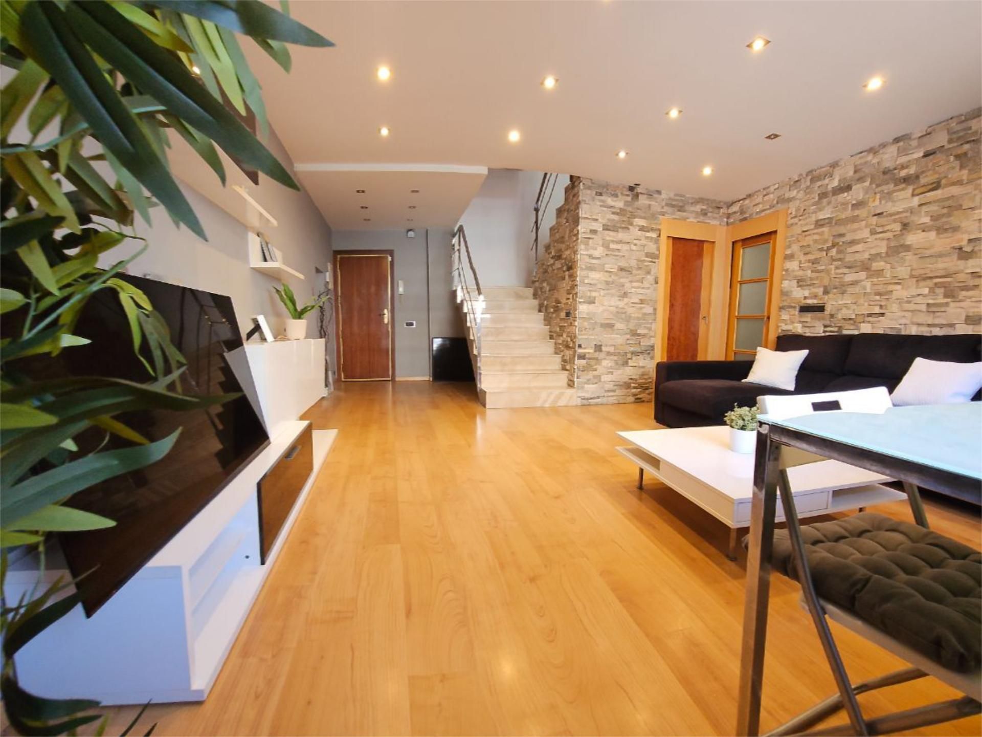 Sala d'estar de Pis en venda en Castelldefels amb Aire condicionat, Terrassa i Balcó