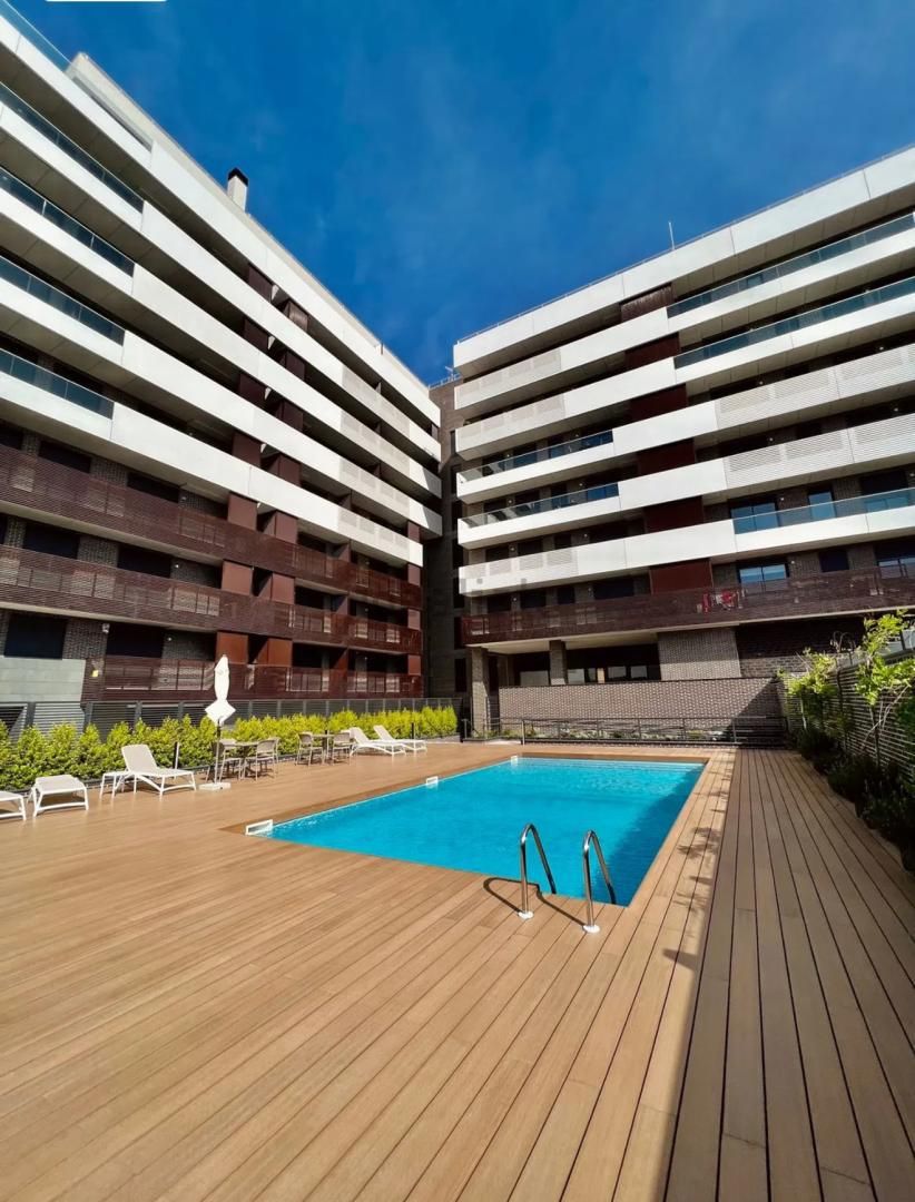 Piscina de Pis en venda en Montgat amb Aire condicionat, Terrassa i Piscina