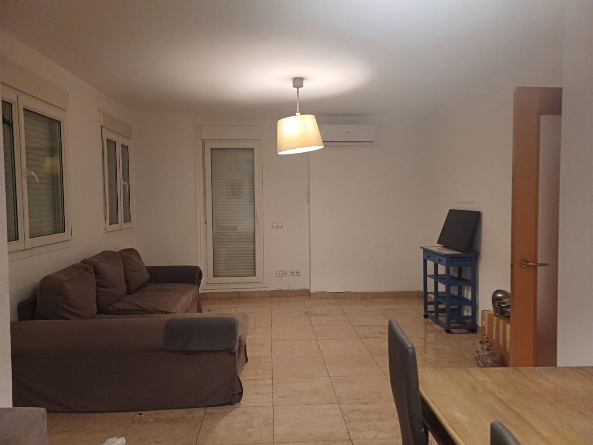 Sala d'estar de Àtic de lloguer en Manilva amb Aire condicionat, Terrassa i Piscina