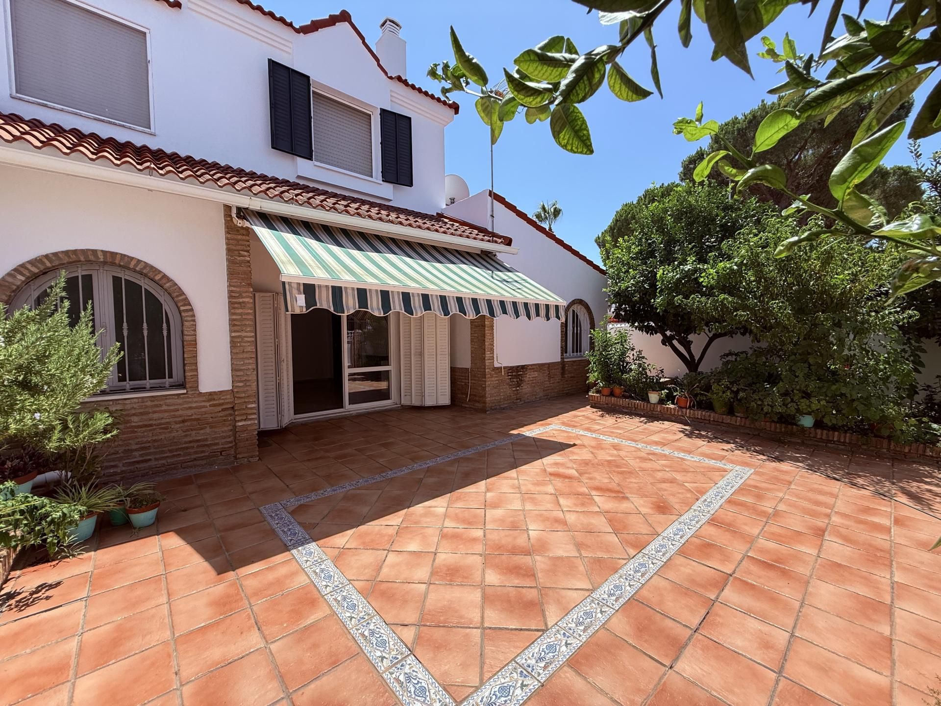 Casa adosada en venda a Avenida Los Príncipes, 30, Bellavista