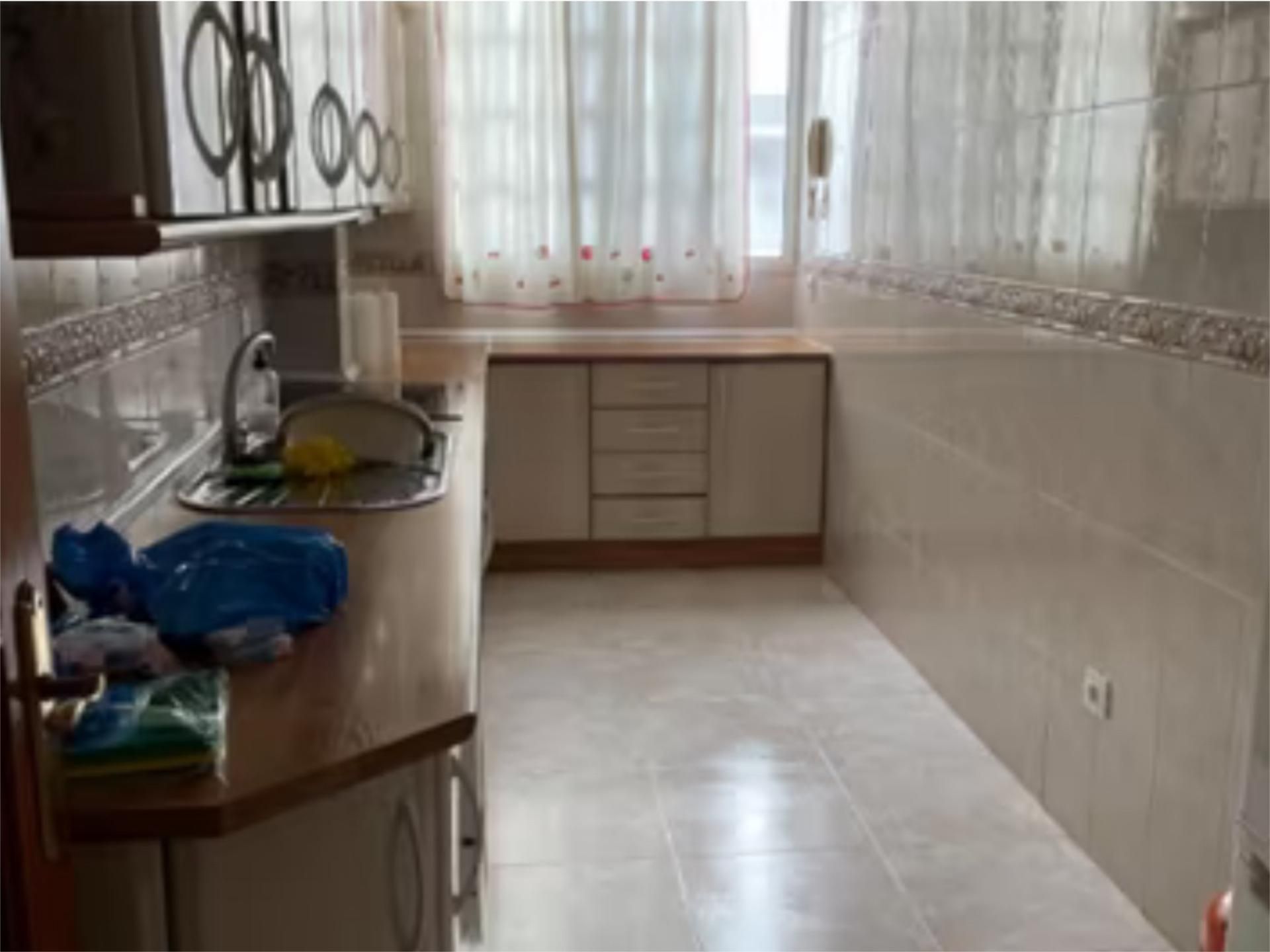 Cuina de Pis en venda en San Fernando amb Terrassa i Moblat