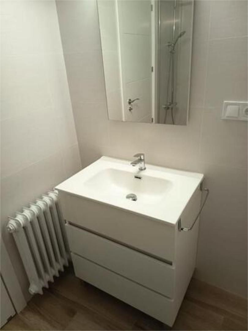 Bathroom of Apartment to rent in Salamanca Capital