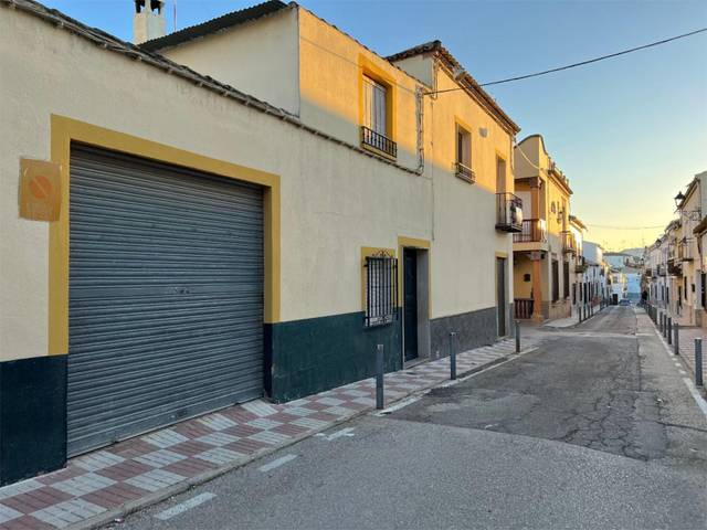 Casa adosada en Venta en Calle Teniente Galan Hernandez, 38 en Arjonilla