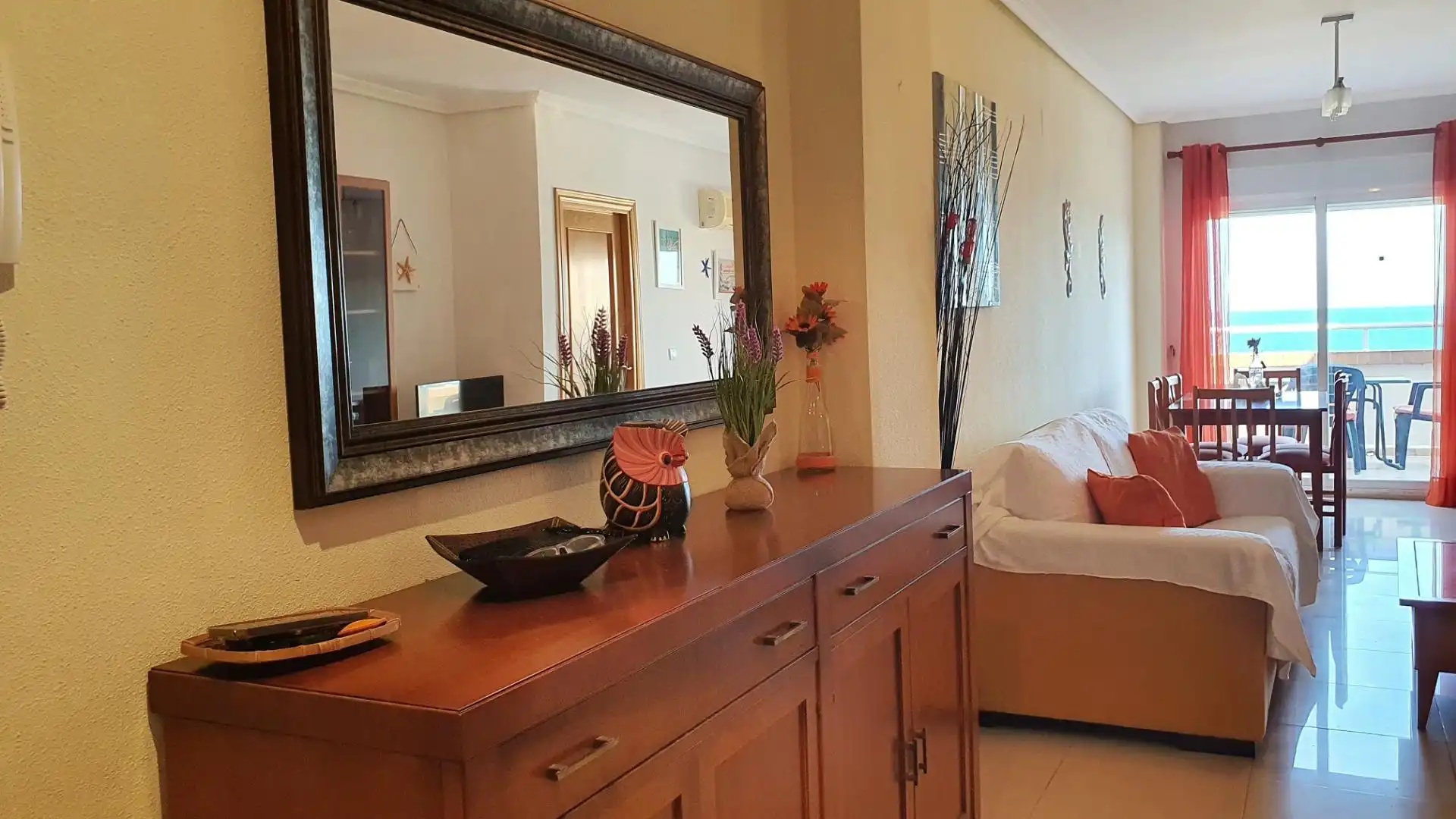 Flat for sale in Calle el Barco, 1, Vista Mar Living room of Flat for sale in Oropesa del Mar / Orpesa with Air Conditioner, Private garden and Terrace