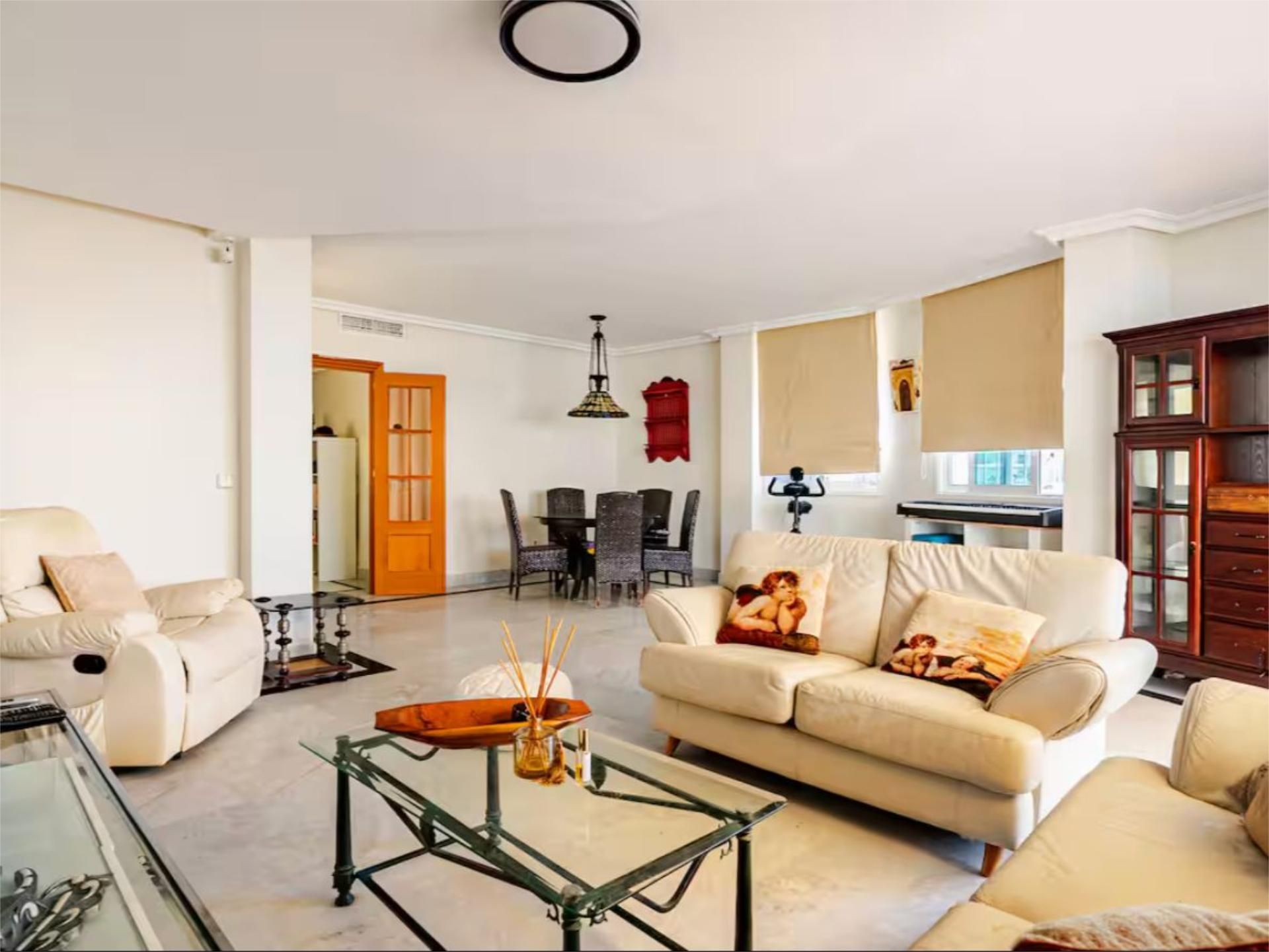 Living room of Flat for sale in Marbella  with Air Conditioner, Terrace and Swimming Pool