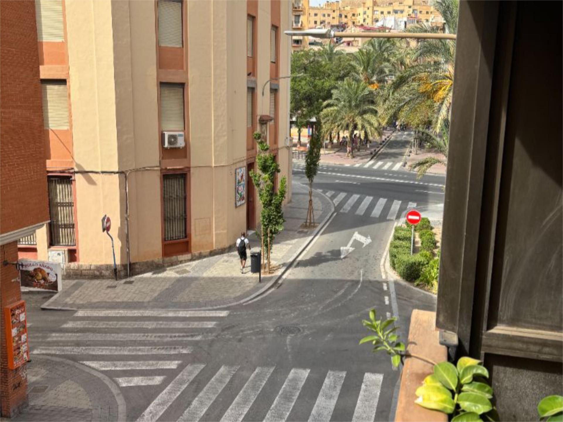Vista exterior de Pis en venda en Alicante / Alacant amb Balcó