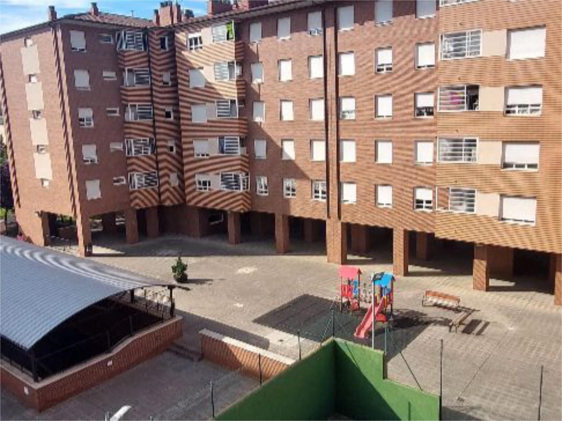 Exterior view of Flat for sale in León Capital   with Parquet flooring, Terrace and Storage room