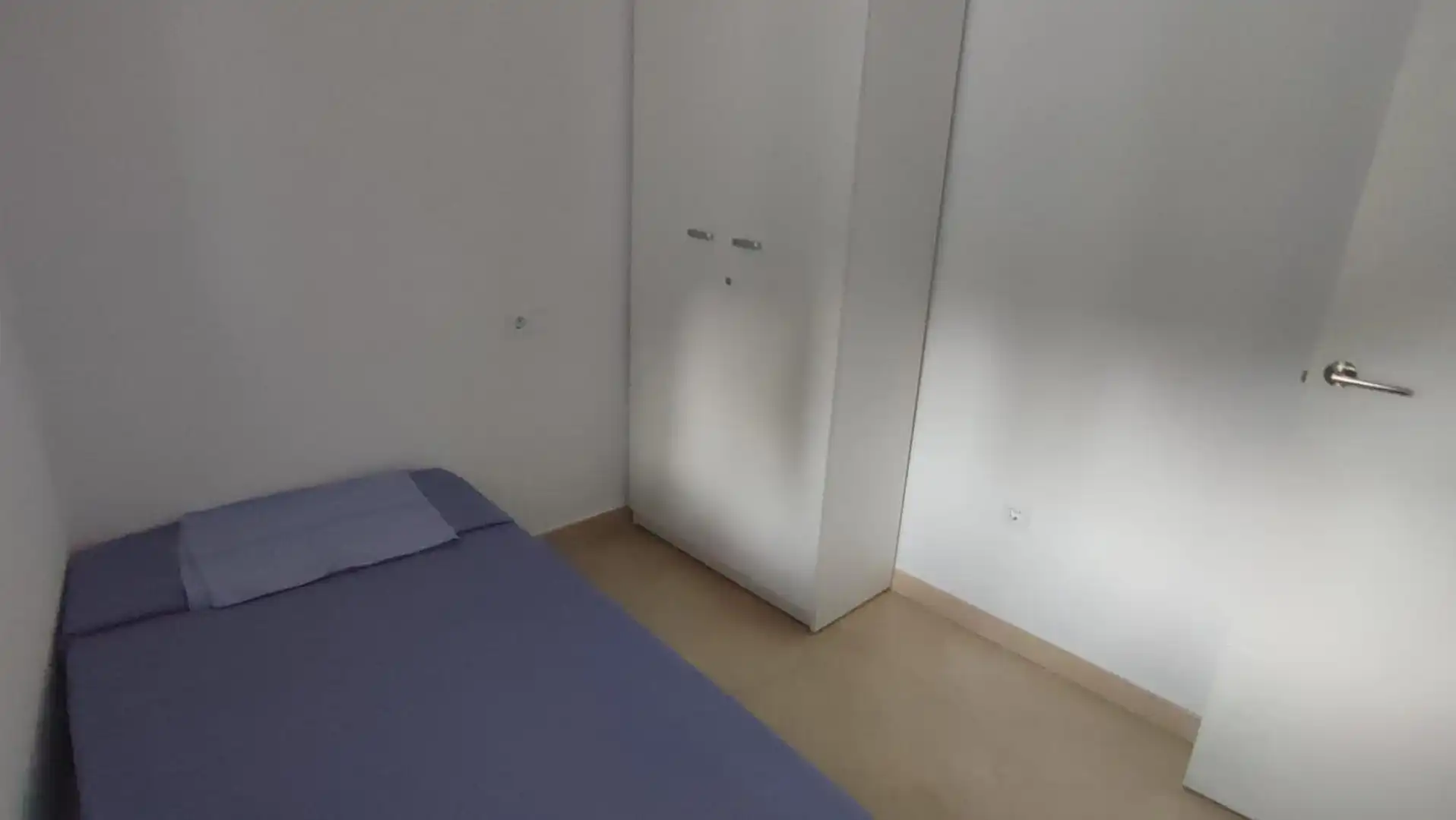 Habitación de Dúplex de alquiler en Benalmádena con Aire acondicionado, Amueblado y Horno