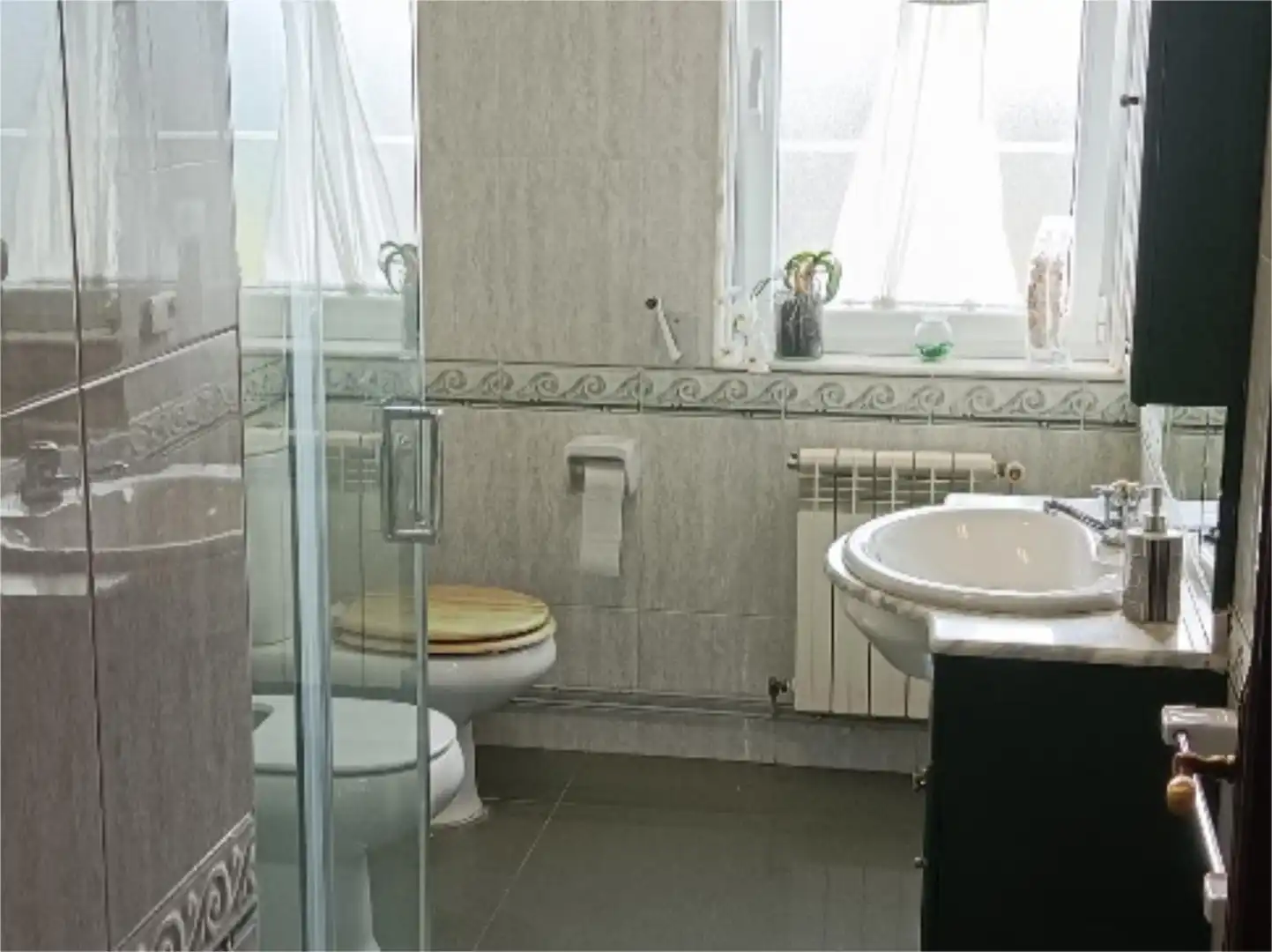Casa o chalet de alquiler en Área Rural Baño de Casa o chalet de alquiler en Ferrol con Calefacción, Jardín privado y Parquet